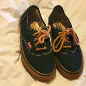 Black and brown kids vans